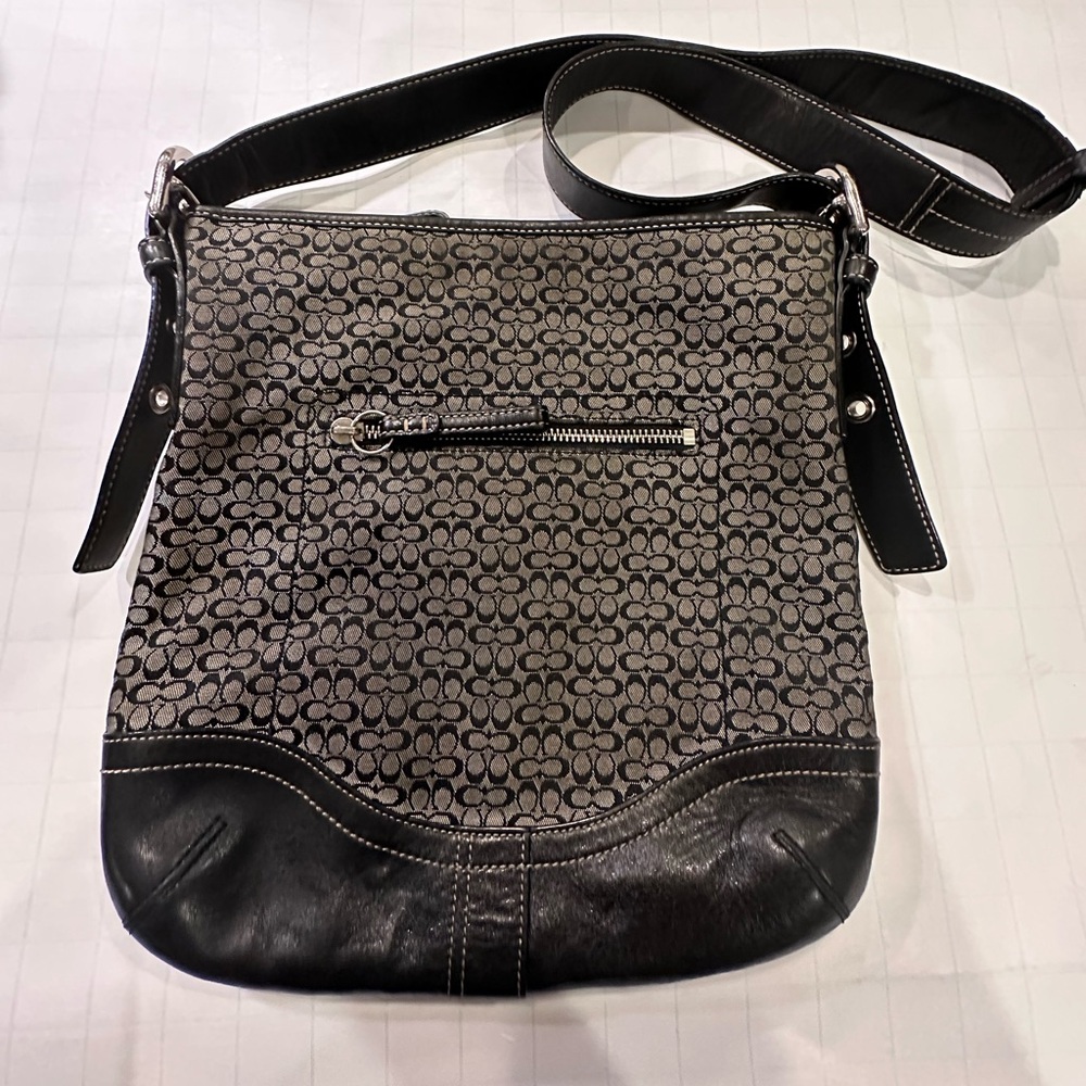 Coach Vintage Y2K Black Jacquard Leather Trim Signature Crossbody Bag